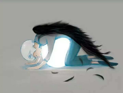 灯泡灭了，我仔细检查了一下，乌丝并没有断。我从新按下开关，灯泡闪了两下又灭了。我问，你怎么了，不开心么。灯泡回答，等会，有个蛾子在窗外看我好久了。我说，那不挺好，有人看得上你。灯泡说，我不是火，别让它…