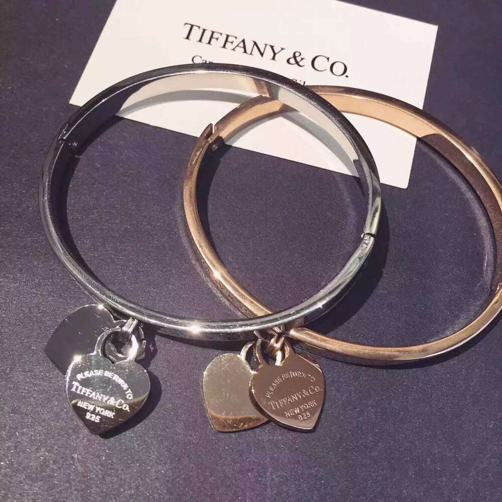  配盒 Tiffany&amp;amp;co 双桃心手镯 钛钢电镀18k金 银 和玫瑰金两色