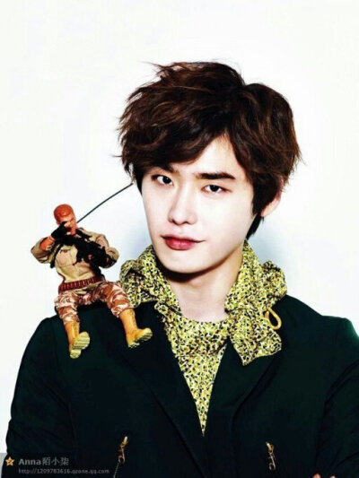 李钟硕（이종석 Lee Jongsuk），1989年9月14日出生于韩国京畿道龙仁，处女座，血型A型，身高186cm，体重68kg，毕业院校为建国大学电影艺术系 韩国演员、模特 称号：模特muse、国民初恋、国民守护君 二硕 特长：跆拳…