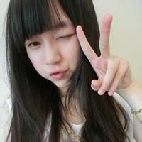 卖萌嘟嘴剪刀手