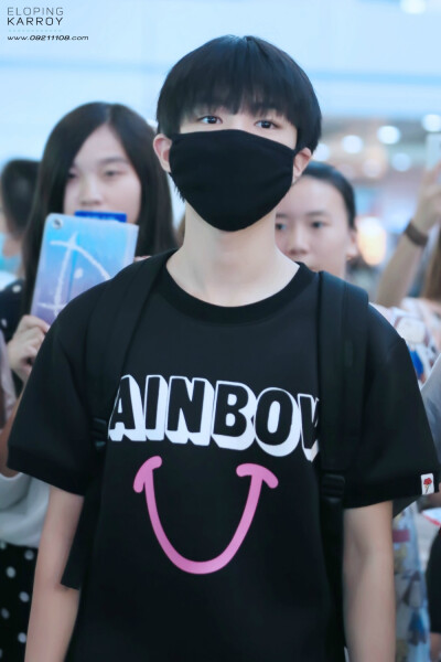 #王俊凯# #TFBOYS王俊凯# #TFBOYS# 150702 重庆至北京 cr：ElopingKarRoy