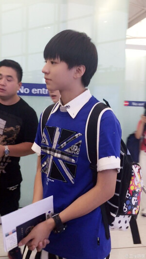 @TFBOYS-王俊凯 #王俊凯夏日台湾畅游记# 王俊凯台湾行王俊凯 台湾  tfboys#王俊凯##两岸男神王俊凯##TFBOYS王俊凯#