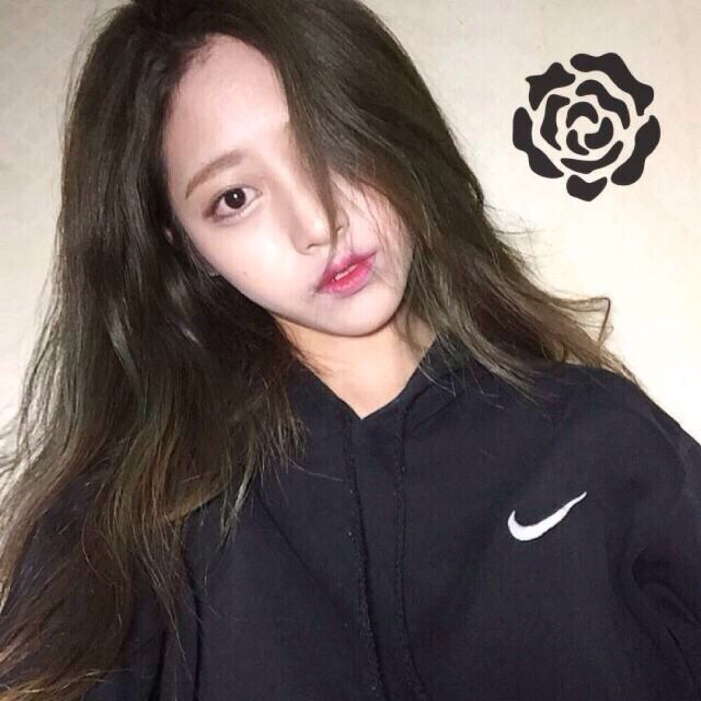 头像女图片出处新浪微博作图女