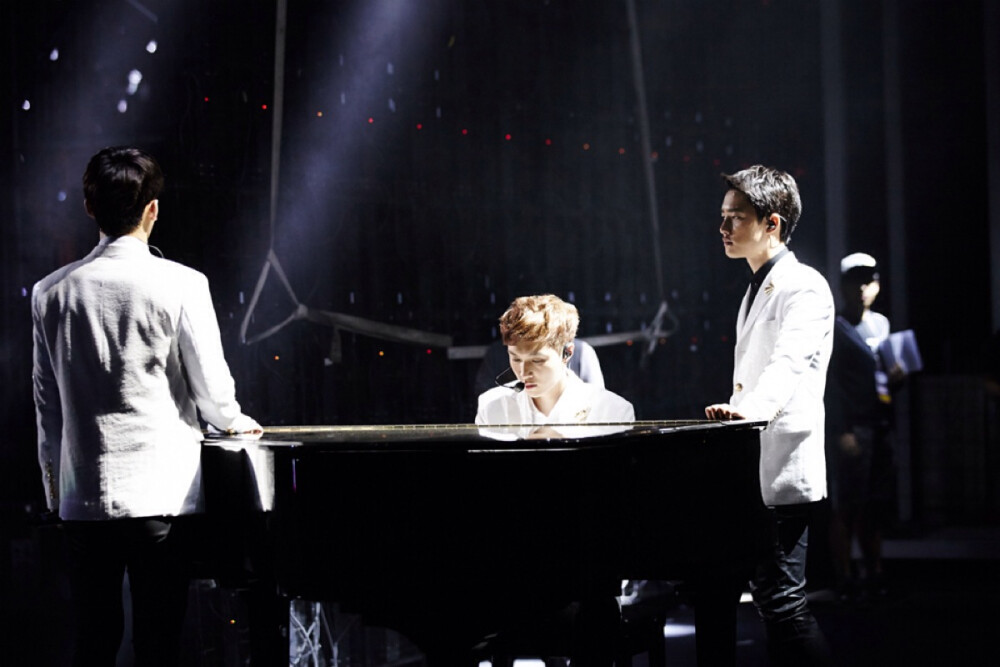 EXO 金俊勉 Suho 张艺兴 Lay 金钟大 Chen #EXO PLANET #2 THE EXO' LUXION in BEIJING