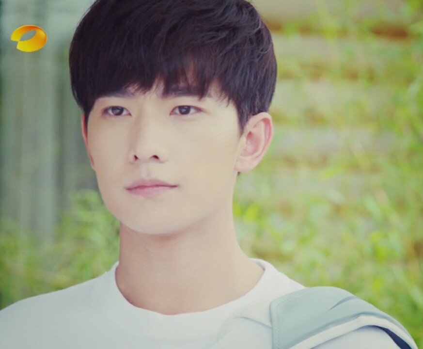 杨洋旋风少女顺毛若白好乖