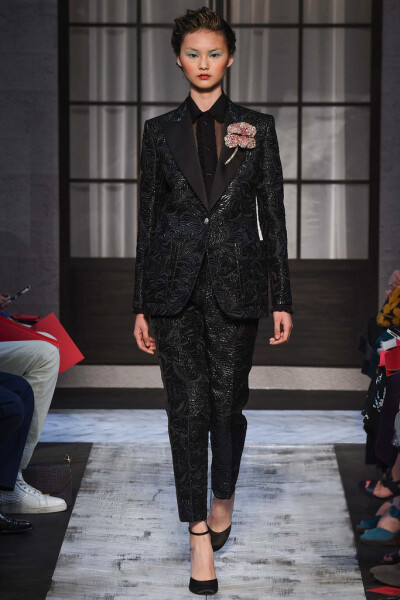 〔 2015 ' 秋冬巴黎 ' 高级定制周 〕. .Schiaparelli〔 夏帕瑞丽 〕。