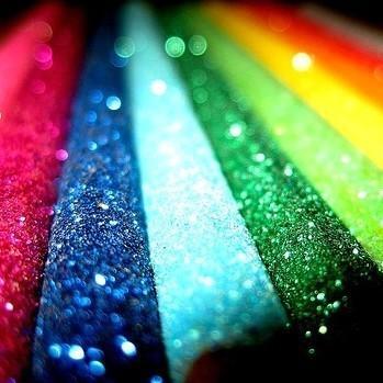 巨蟹座心直口快，发现不对头的事情，不会装傻装糊涂，巨蟹座心里藏不住事情的。可是巨蟹座的观察力偏偏是12星座中最强的，对方稍有不慎，敏感的巨蟹座就已料事如神，更会向对方和盘托出。巨蟹座极度讨厌虚假的人，天真的眼神中带着聪慧的头脑，平时不争强好胜，但遇挑衅时，遇强则更强。