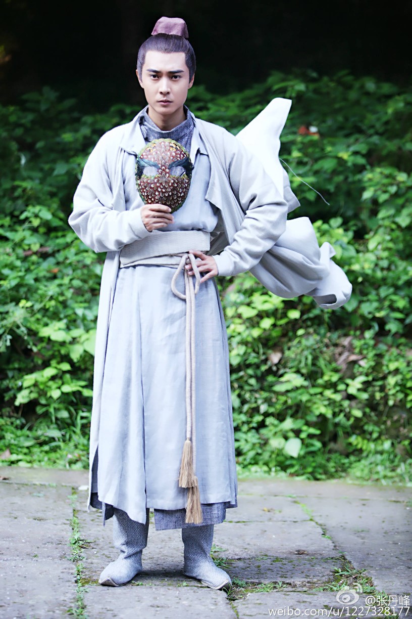 东方彧卿。。。