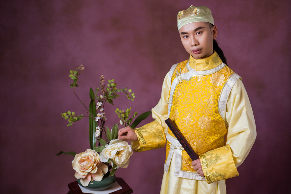 杨大侠：生存在腥风血雨的江湖，在残酷的命运前面，能够拯救你的只有你自己。