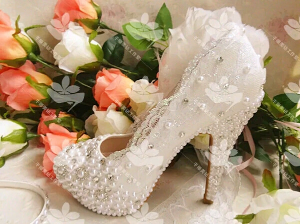 白色 珍珠 蕾丝 新娘鞋！