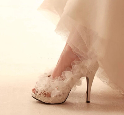 唯美婚鞋 穿美丽的鞋，走幸福的路，这一天我要从头美到脚…