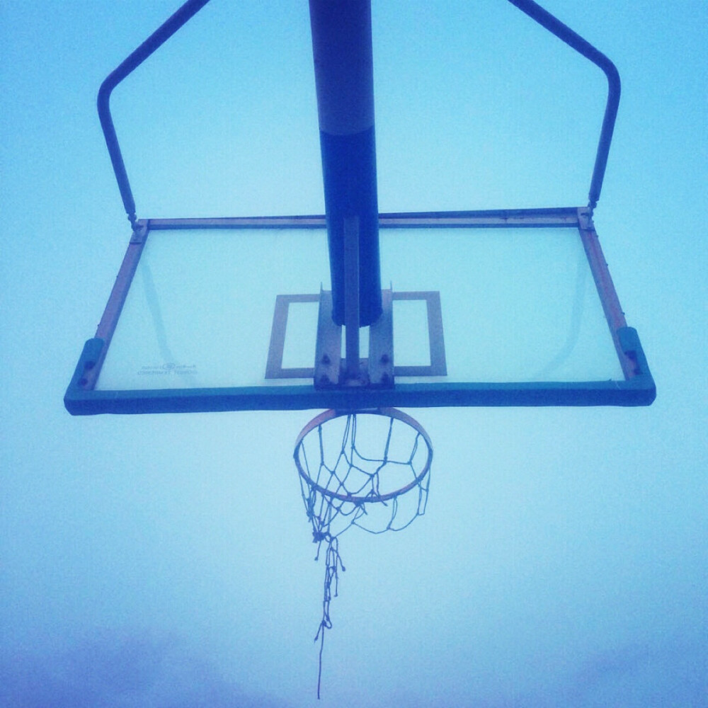 真的想找一个地方让自己静一静，没有势力，没有人际复杂，有的只是那一份安静的心.