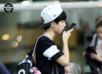 TFBOYS王俊凯cr:LOGO