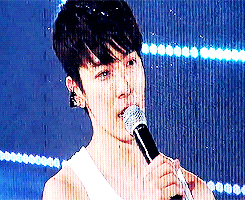 140222 SS5 in Beijing 海海说：我们要在北京生活，你们要给我们准备这准备那，每天早晨还要 kiss~然后就被强仁一巴掌拍到地上去了，小表情好可爱