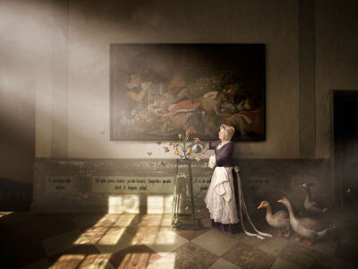 摄影师Alexia Sinclair在瑞典王室城堡座城堡中，拍摄了尘封350年之久的王室，并创作出这组名为《A Frozen Tale》的出色作品。