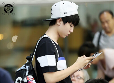  #王俊凯# #TFBOYS王俊凯# 台湾桃园机场 --北京首都机场