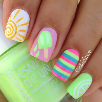 Really like the color combination n the striped nail. Would be cute on big toe and the light green on all other toe nails.