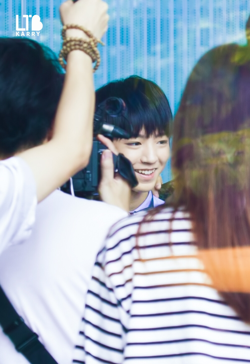 #王俊凯# #TFBOYS王俊凯# #TFBOYS# 150722娱乐百分百 cr 王俊凯遛图博