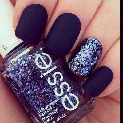 Matte &amp;amp; glitter nails. Navy. Blue. Essie Polish. Polishes. Nail design. Nail art. Glamour. Elegant.