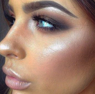 Softly defined smokey eyes are perfect for summer. The intense highlight adds a little glam and keeps the look polished