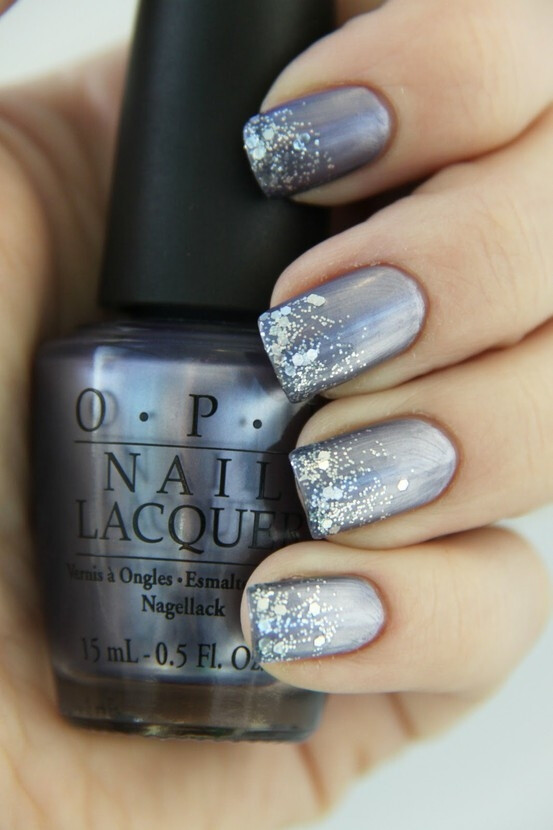 Fabulous metallic and sparkle nails! These would look great for any holiday party! :)