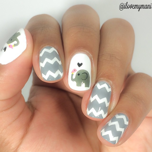 This mani by @ilovemymani is too cute to handle!