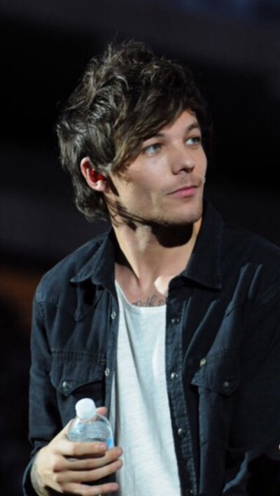 LouisTomlinson from 1d