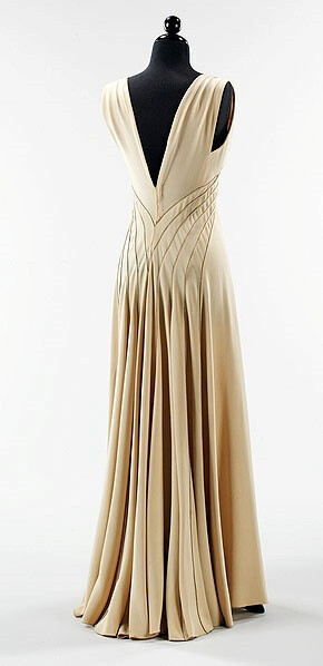 Hawes 'Diamond Horseshoe' Gown - back - 1936 - by Elizabeth Hawes (American, 1903-1971)