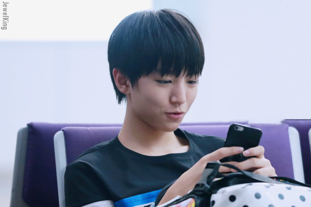 #王俊凯# #TFBOYS王俊凯# #TFBOYS# 150723台湾至北京 cr JewelKing0921