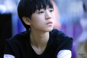 #王俊凯 买一个游乐园# #王俊凯# @TFBOYS-王俊凯 
