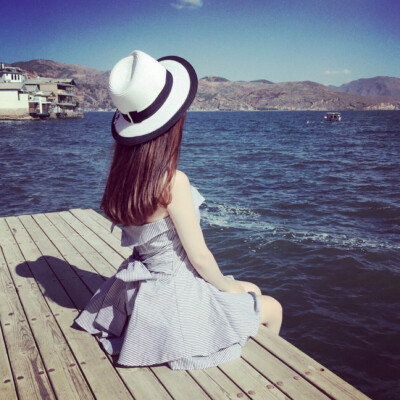 “花时间去照顾自己的情绪不如花时间去管好自己的偏见。”