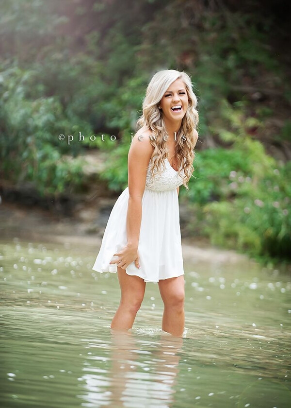 senior girl, senior pictures, HS senior, senior girl photos, senior girl photo shoot, Photo Jewels Photography, creek, water photo shoot by ...