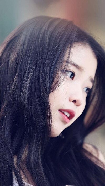 IU 李知恩