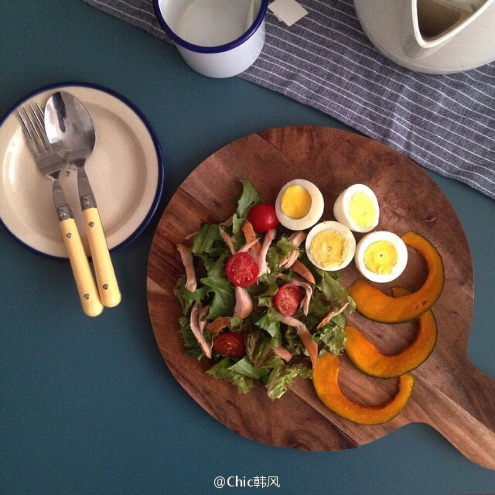转载自 微博，logo如上。「 + 是谁来自山川湖海，却囿于昼夜，厨房与爱～」