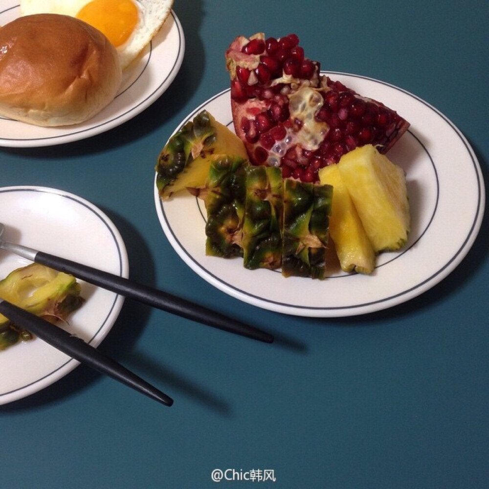 转载自 微博，logo如上。「 + 是谁来自山川湖海，却囿于昼夜，厨房与爱～」