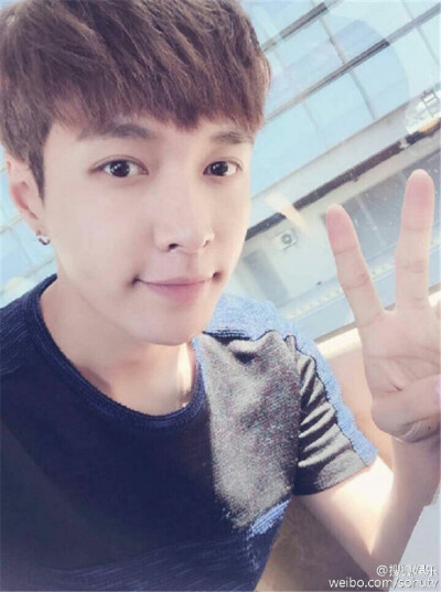 lay 张艺兴