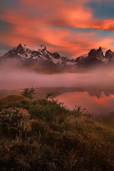Misty Morning 智利 Patagonia 冰川景色