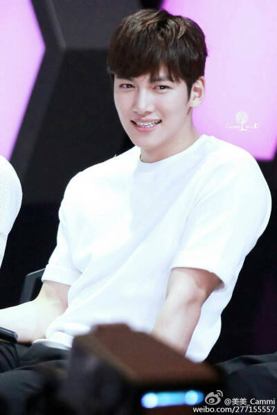 池昌旭 JICHANGWOOK 快乐大本营 白衣少年 池三岁 池萌萌 CR:CHARM WOOD