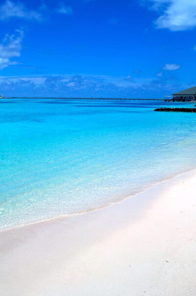 唯美自然风景 蓝天 碧水 白云 海水 沙滩 唯美风景 iPhone手机壁纸 锁屏 风景如画，心如静水