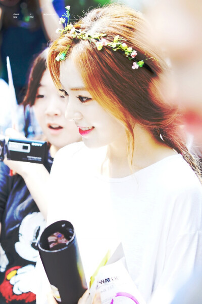 白雪尽芳华 伊人长头发 cr.logo red velvet irene 裴珠泫