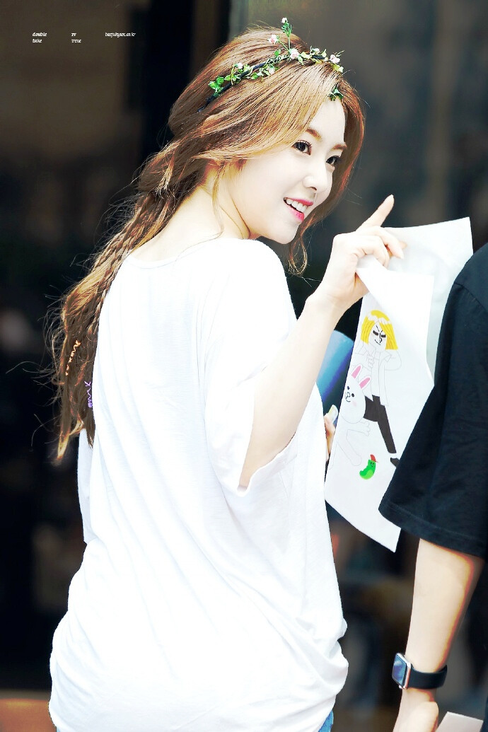 白雪尽芳华 伊人长头发 cr.logo red velvet irene 裴珠泫