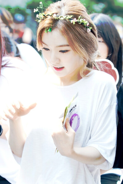 白雪尽芳华 伊人长头发 cr.logo red velvet irene 裴珠泫