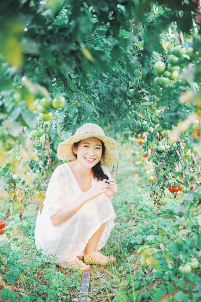 日系 番茄 少女 女生 旅行 旅拍 小白裙 搭配 清新 夏日 自然 阳光 草帽 麻花辫 夏天 深圳 文艺 森系 色彩 人像 写真 头像 封面 摄影 by 野猪力量灌入