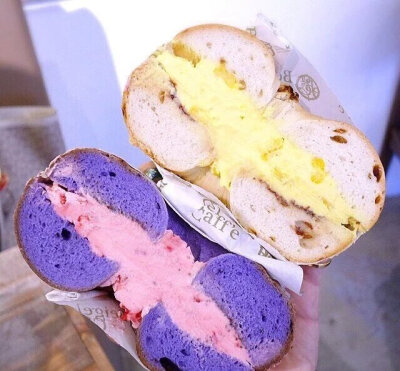 紫色控之食物篇：首尔弘大 “Beigel Caffe” 奶油芝士夹心面包