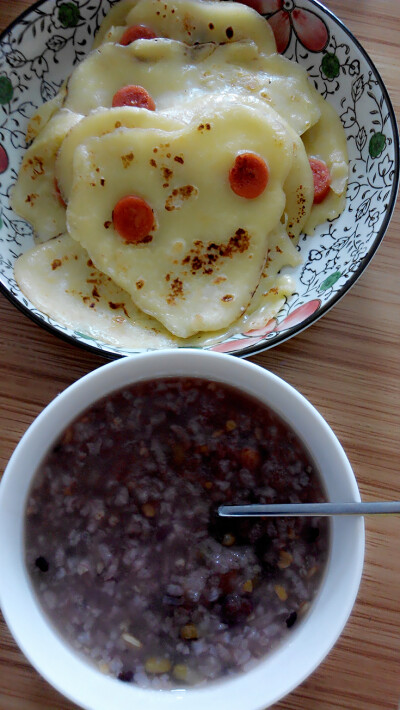 鸡蛋火腿饼 八宝粥