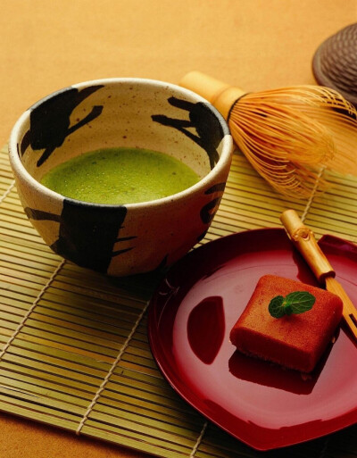 日本的和果子都偏甜，配抹茶喝真的一流！