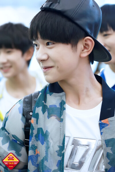 易烊千玺 tfboys TFBOYS JACKSON Jackson 出处见水印