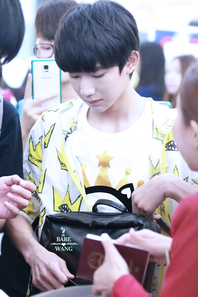 TFBOYS王源 150720重庆赴台湾 cr:2babeWang