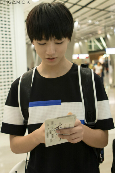  #王俊凯# #TFBOYS王俊凯# 台湾桃园机场