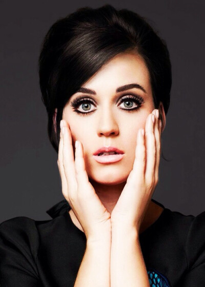 Katy Perry.. love how 60's she looks